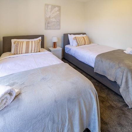 Apartamento Chic 2-Bed Gem: Trust Arena Proximity - West Akl Auckland Exterior foto