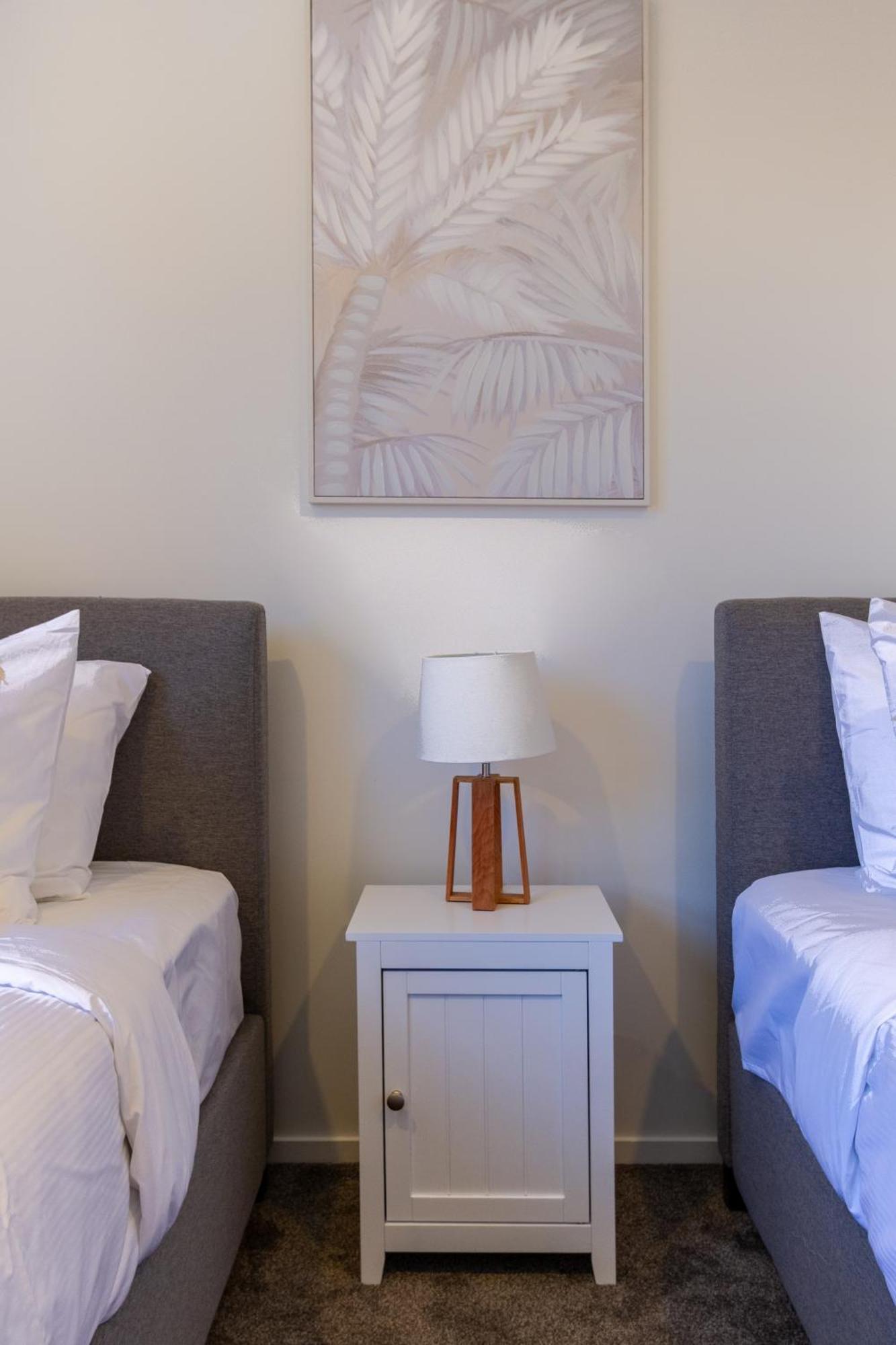 Apartamento Chic 2-Bed Gem: Trust Arena Proximity - West Akl Auckland Exterior foto