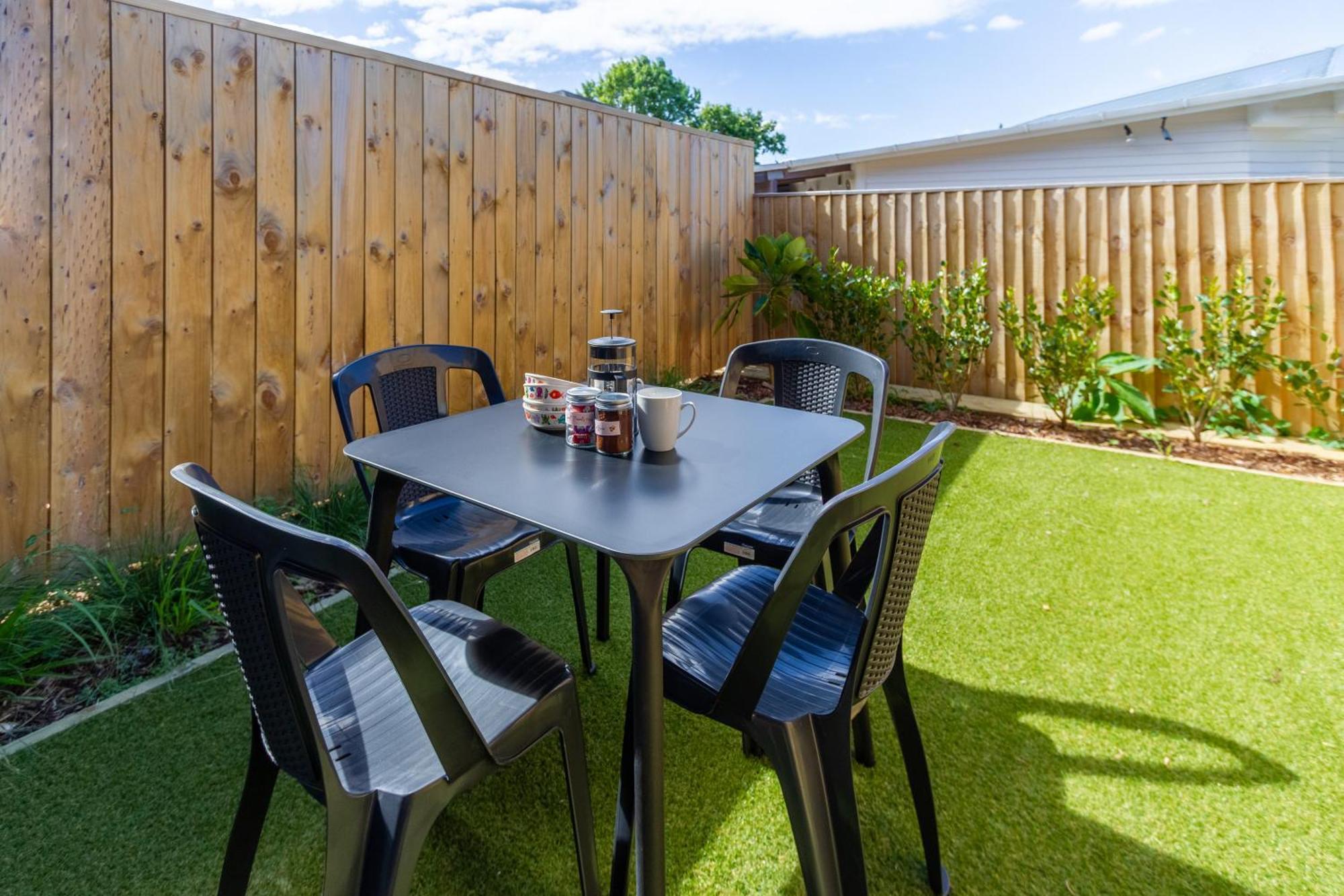 Apartamento Chic 2-Bed Gem: Trust Arena Proximity - West Akl Auckland Exterior foto